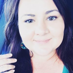 Meet your Posher, Lara